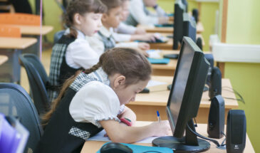 🖥️ Технологии в образовании: когда «включить компьютер» — ошибка, а когда — необходимость?